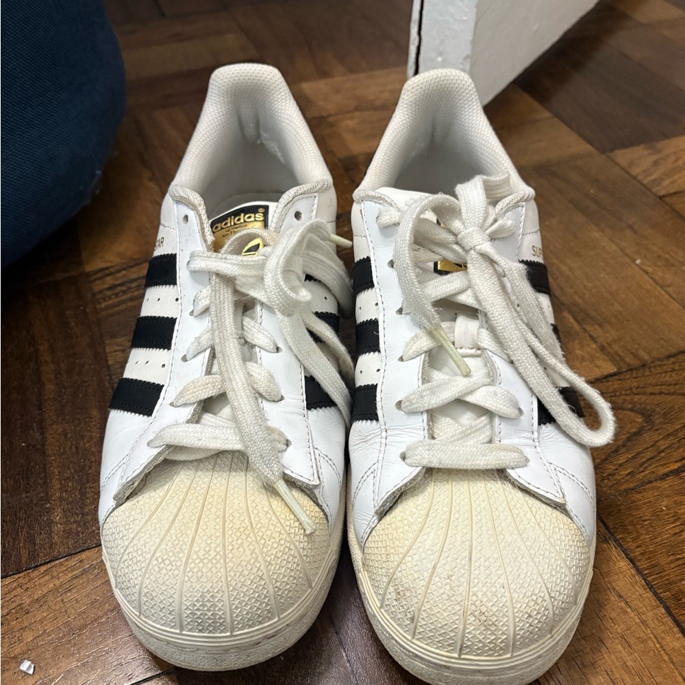 Adidas superstars